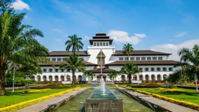 sewa bus untuk wisata di bandung