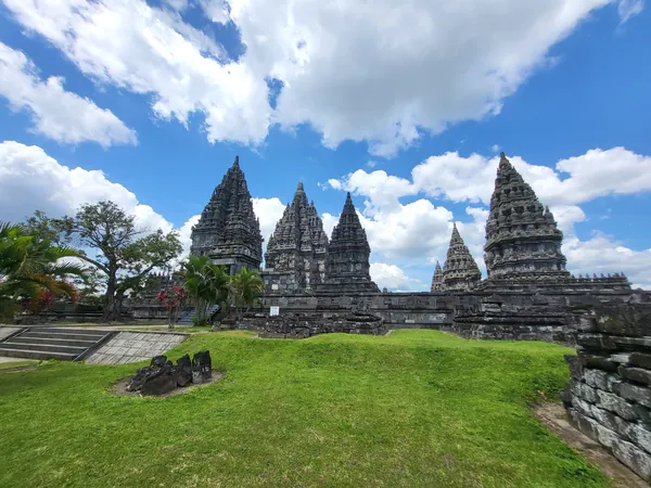 candi prambanan-tour dan travel jogja terpercaya